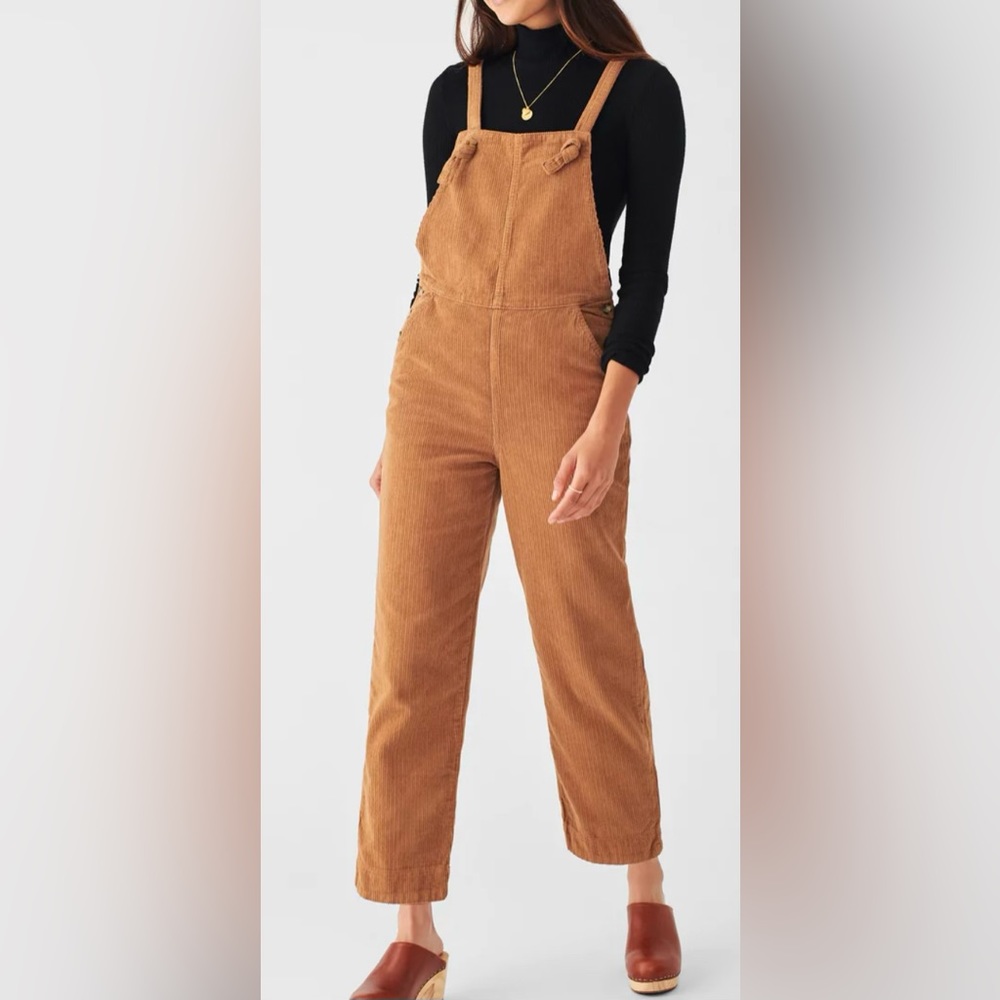 Faherty Corduroy Jumpsuit 
Cord brown
Size M
New with tags